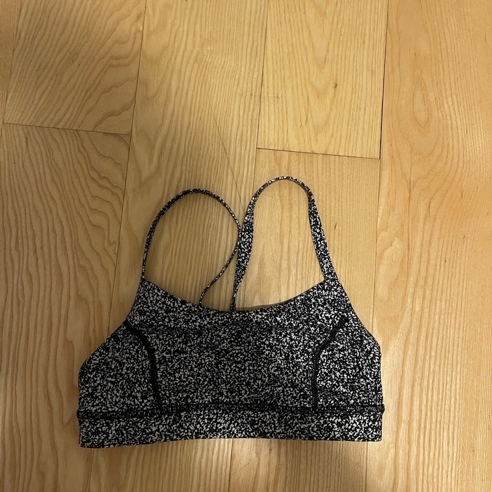 LULU LEMON SPORTS BRA, size 4